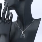عقد فضة مع خاتم  حرف نسائي عيار 925