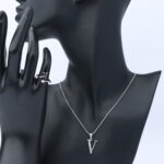 عقد فضة مع خاتم  حرف نسائي عيار 925